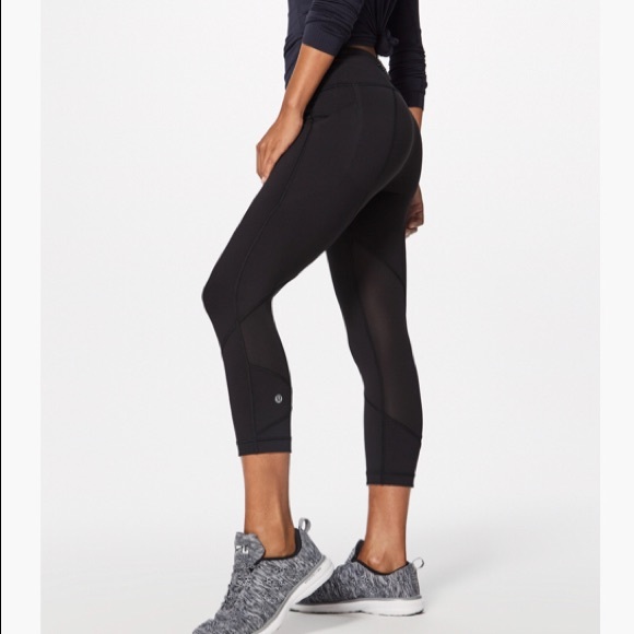 NWT Lululemon 21” cropped leggings